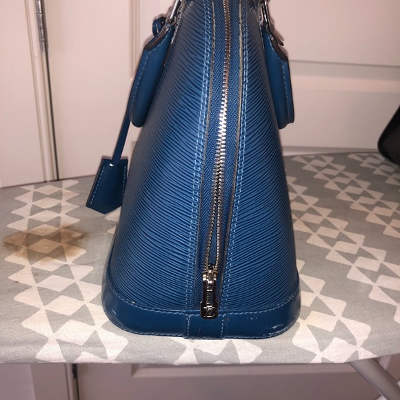 Bag - Picture 2 of 4